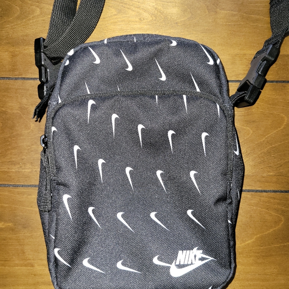 Nike crossbody